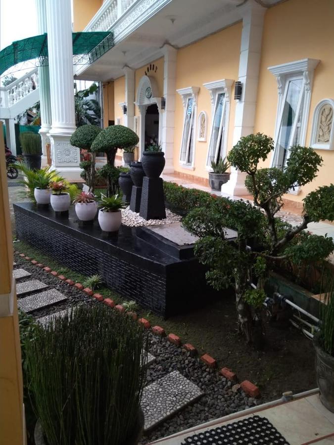 Hotel Nayora Prabumulih Perabumulih Exterior photo